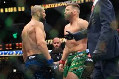 Dricus du Plessis says Khamzat Chimaev rematch is 'ridiculous' amid UFC middleweight title picture