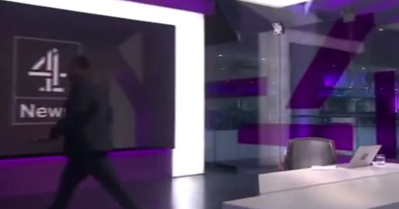 Krishnan Guru-murthy leaves set for 5 minutes to kick off
