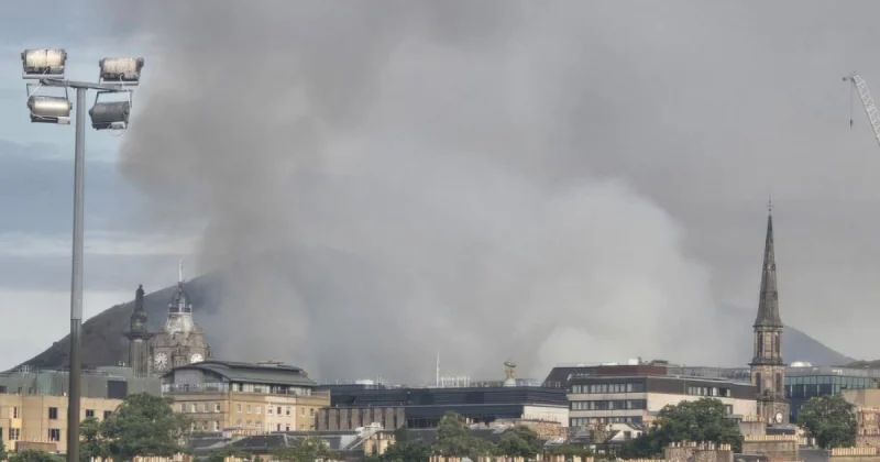 Scottish Fire and Rescue Service tackles Arthur's Seat blaze with 4 appliances