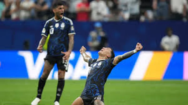 Argentina players’ Falklands banner after 2-1 win over England turns a World Cup celebration into a political firestorm — Argentina Player