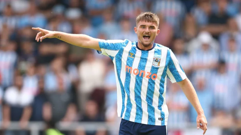 20-year-old Callum Perry joins Cambridge United on loan