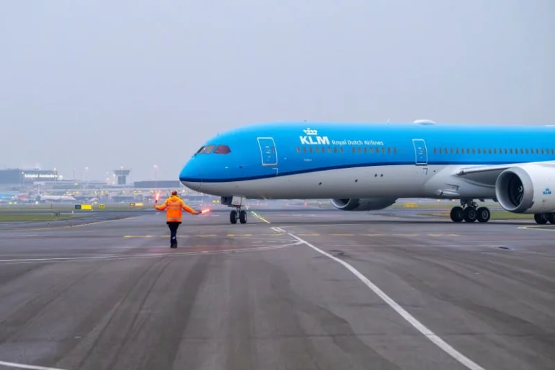 Klm Kl706 Tenerife Diversion Lands in Tenerife South Airport