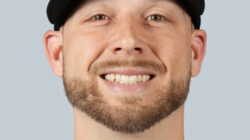 Kyle Teel exits game with apparent left ankle injury