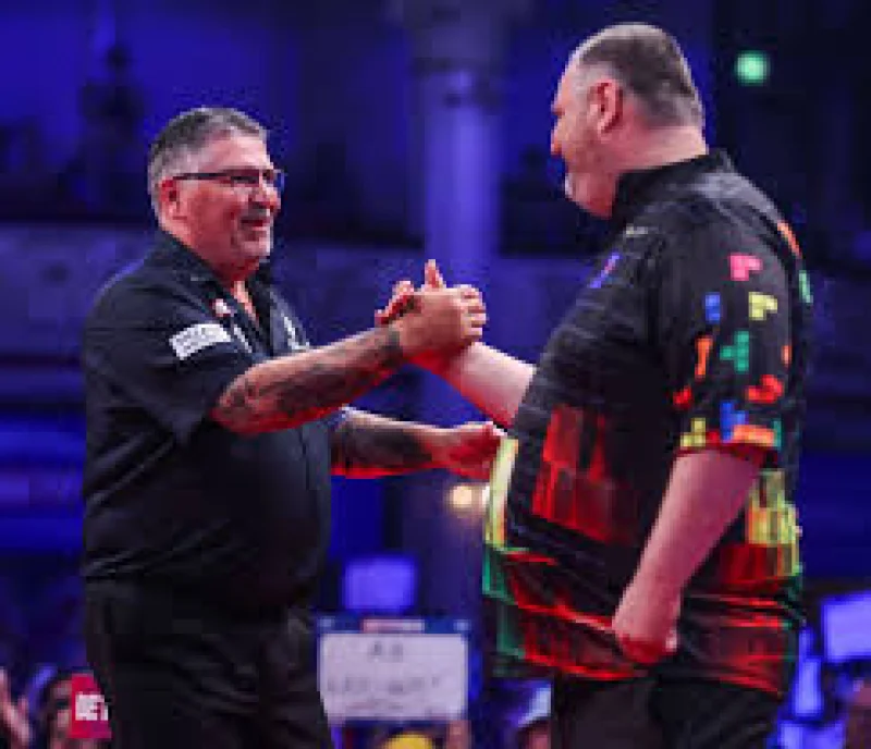 Gary Anderson thrashed Ryan Joyce 10-2 to reach World Matchplay last-16 in Blackpool