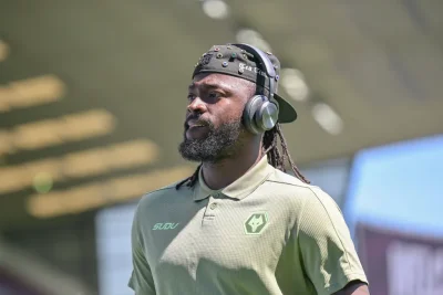 Tolu Arokodare asks to leave Wolves after three-goal season