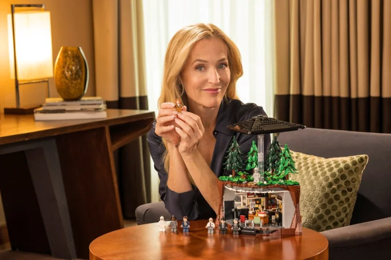 Gillian Anderson backs LEGO Ideas The X-Files set with 1,478 pieces — X-files Lego Set