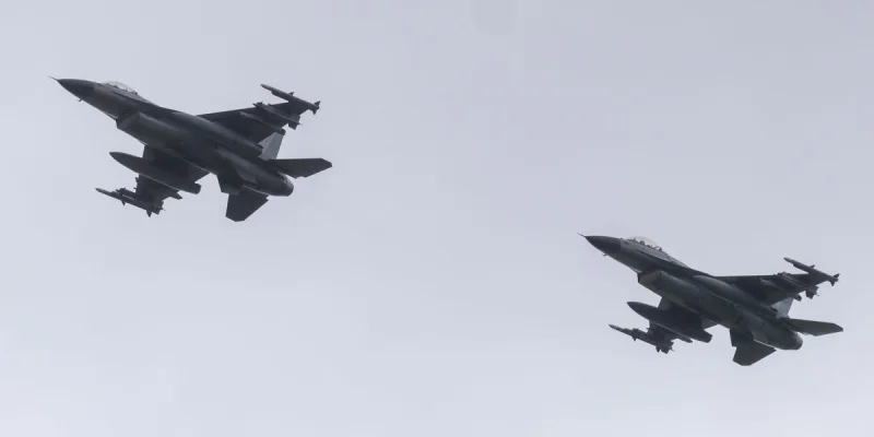Dan Caine says Ukrainian F-16s scored first air-to-air kill in battle — Ukrainian F-16 Vs Su-35 Battle