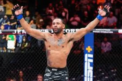 Mike Davis returns against Nurullo Aliev after nearly a year