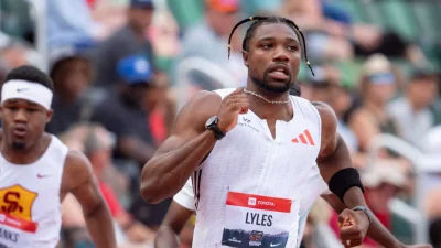 Noah Lyles wins first-round heat in 9.97 seconds as 100m semifinal place is secured