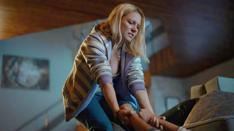 Lorena Comparato Carries Elize Shadows Of A Woman in 90 Minutes