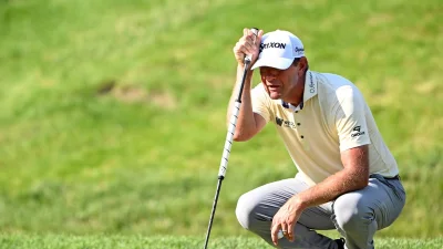 Lucas Glover Shoes on the green at the 3M Open: a lighthearted protest with a very real point