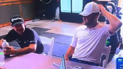 Brian Harman's middle finger gesture after the 3M Open finish — Brian Harman 3m Open Finish