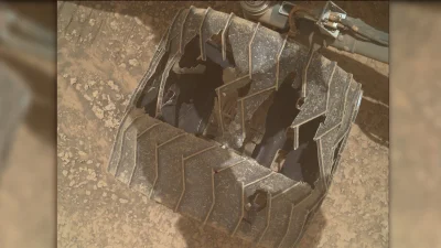 NASA Publishes Mars Rover wheel crack image from Sol 4963