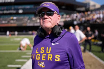 Brian Kelly joins CBS Sports for the 2026 season