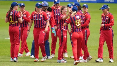 Mitchell Marsh and Smriti Mandhana make the difference as Manchester Super Giants survive tense chase at Headingley