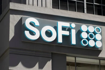 Truist lifts SoFi target to $18 as Sofi Stock awaits earnings