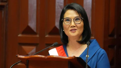 Keiko Fujimori Tilt: Peru swears in president after narrow win