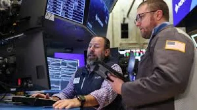 Dow Futures Sink as Dow Falls 1,100 Points After Fed Hold