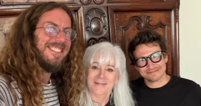 Jonathan Taylor Thomas Reappears in Rare Photo With 2 Co-Stars