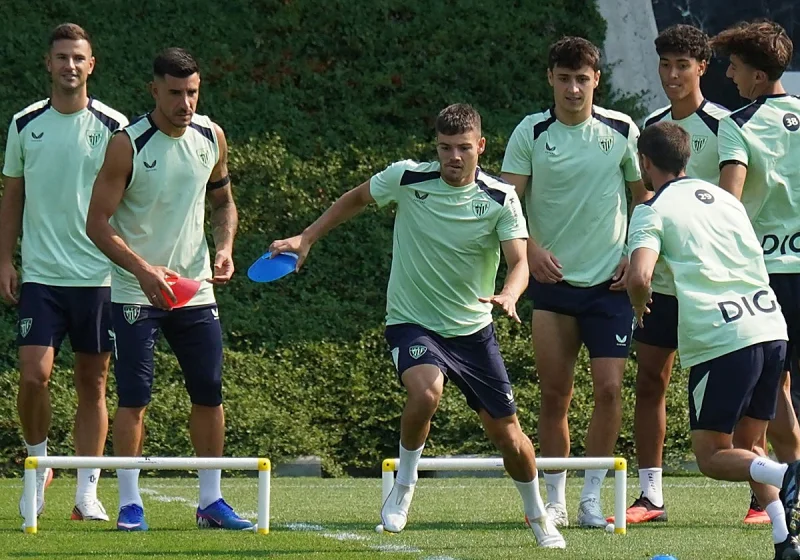 Peio Canales plays against Racing de Santander after 35-match loan season — Racing De Santander Athletic