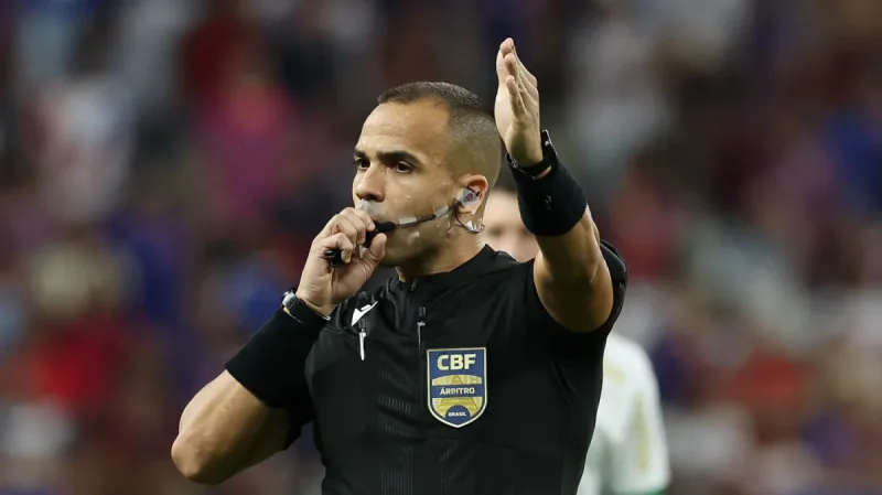 Alex Gomes Stefano to referee Vitória Vs Palmeiras on Wednesday at 21h30