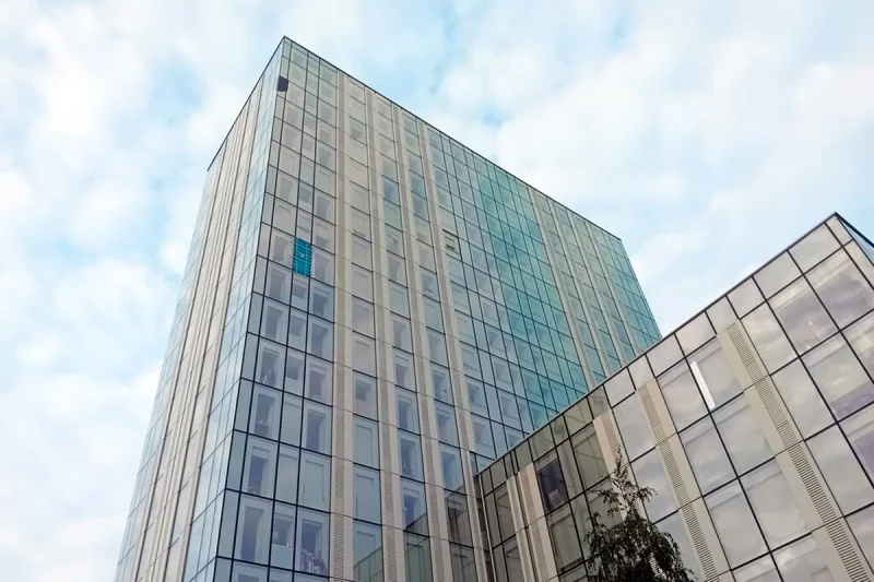 Wandsworth council moves families from Britannia Point after air-con dispute