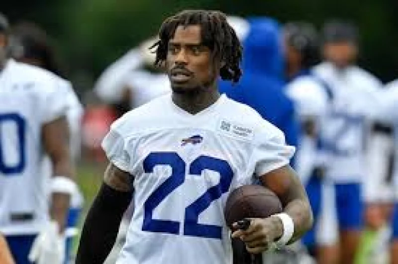 C.j. Gardner-johnson hurts right leg at Bills practice