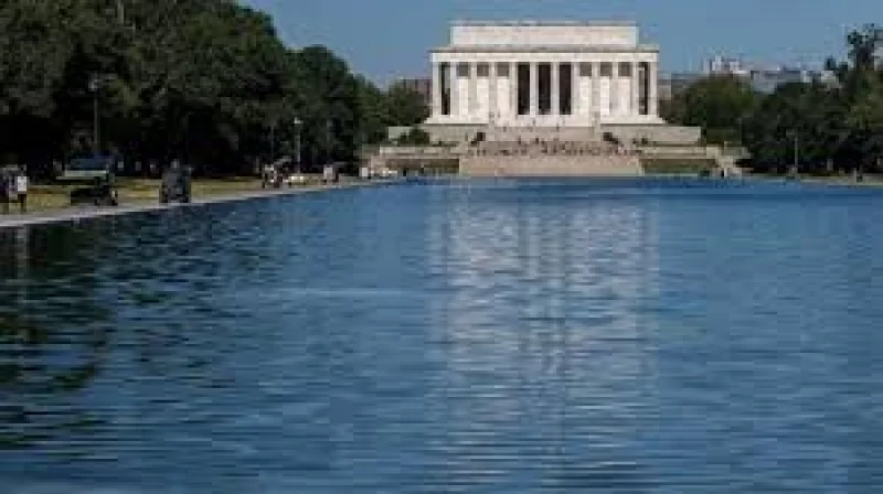 David Hearn Reflecting Pool Charges Dropped After Installation Flaw