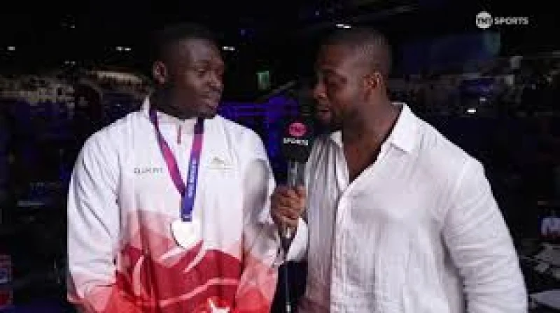 Dimeji Shittu settles for silver after controversial final defeat — Dimeji Shittu Commonwealth Games Silver