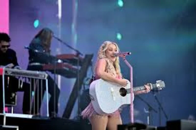 Megan Moroney Stops Ball Arena After 3 Songs — Megan Moroney Denver Show