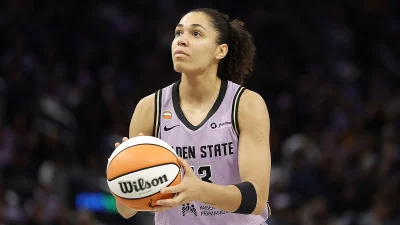 69th 3-pointer sets WNBA reserve-player record for Janelle Salaün