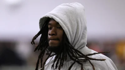 Mikail Kamara carted off with knee injury at 49ers practice — San Francisco’s edge depth takes another hit