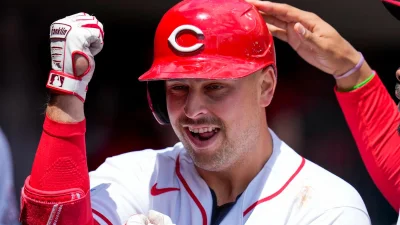Nathaniel Lowe traded from the Cincinnati Reds to the Cleveland Guardians