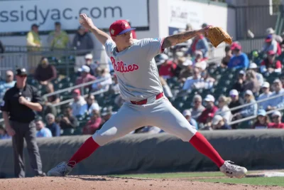 Royals acquire Nolan Hoffman from Phillies for Manuel Colon and cash — a bullpen move that makes sense