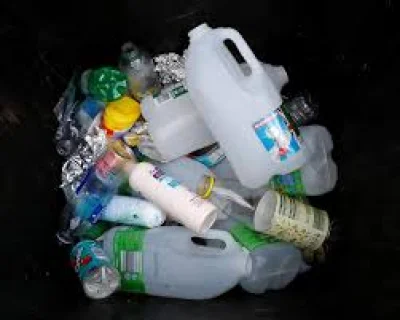 Ayhan Faces UK Plastic Pollution Near Kemal Deniz in Adana