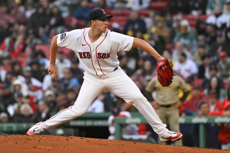 Eli White trade gives Red Sox a versatile outfield option for Tyler Uberstine
