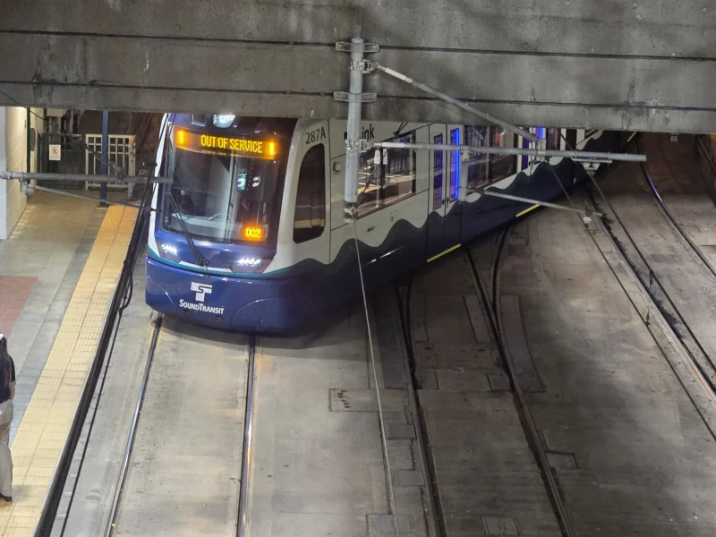 Cid Empty Link derailment shuts down downtown service on 1 Line and 2 Line