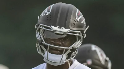 James Pearce Jr. Suspension Looms as Falcons Rework Edge Plans