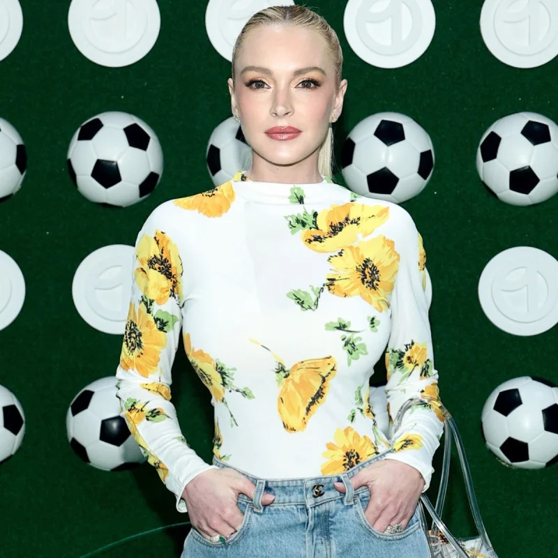 Lindsay Lohan Debuts Lindsay Lohan Redhead Look on Tuesday