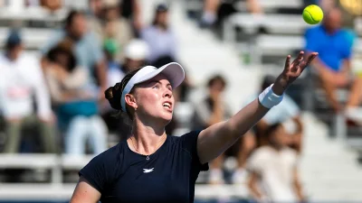 Talia Gibson stuns Maja Chwalińska 7-5, 6-1 to keep Canadian Open momentum rolling