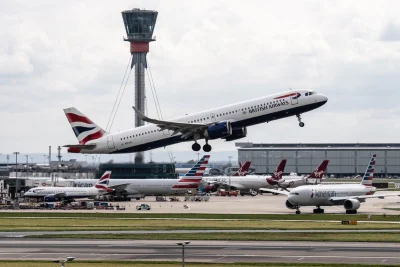 Alex Armstrong Diverted as London Heathrow Airport Closes 27L