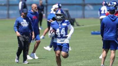 Cam Skattebo leaves practice early after collision with Arvell Reese — Cam Skattebo News Giants Camp