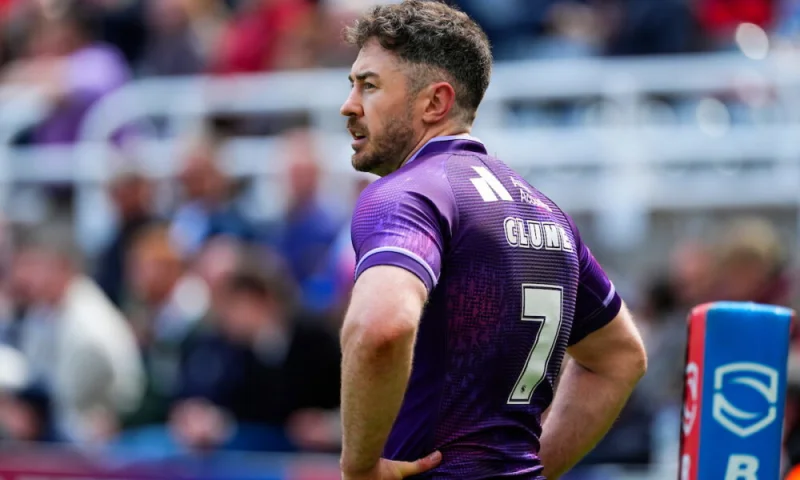 Adam Clune playing for a contract in final six games as Huddersfield Giants weigh future — Huddersfield Giants