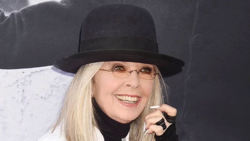 Kimberly Williams-paisley buys Diane Keaton hat, gloves at auction