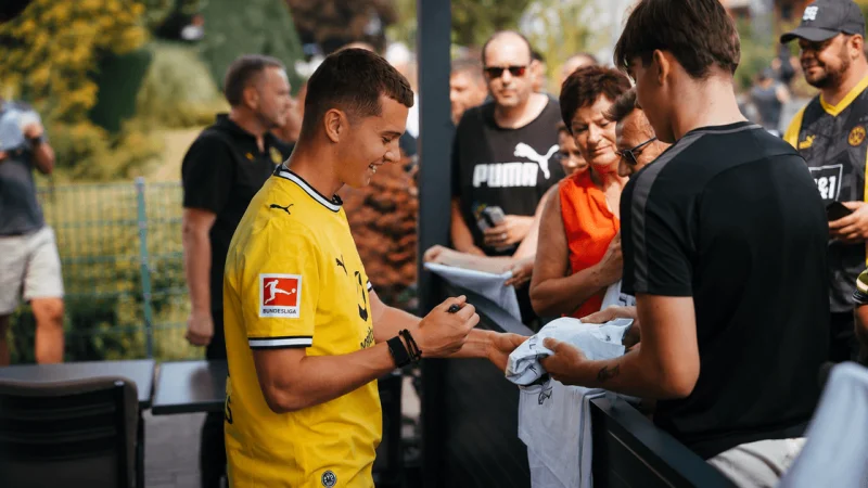 18-year-old Konstantinos Karetsas surprises Dortmund fans hours after signing