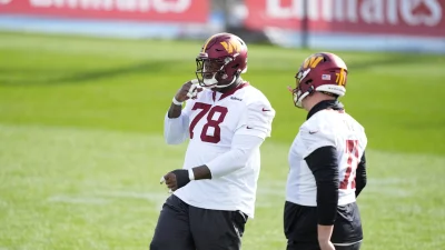 Laremy Tunsil Injury at Saturday Practice Raises a Brief Commanders Concern