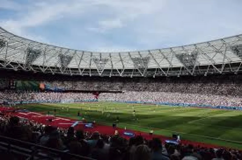 Fans Arrive for West Ham's First Carabao Cup Game of the Season — West Ham Vs Portsmouth Efl Attendance