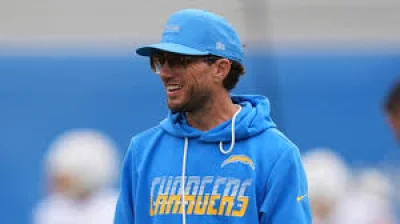 Aidan Hutchinson not involved as Mike McDaniel says Chargers will ride the "hot hand" in backfield