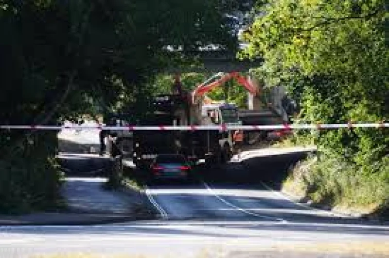 Driver dies in M27 Bridge crash near Eastleigh