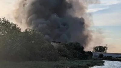 Humberside Fire & Rescue tackles large Fire Hull blaze off Reservoir Road